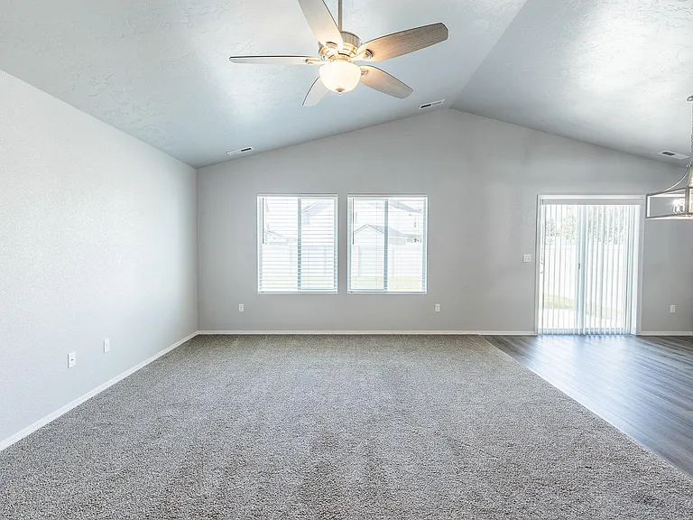 2207 N Morello Ave — Photo 14