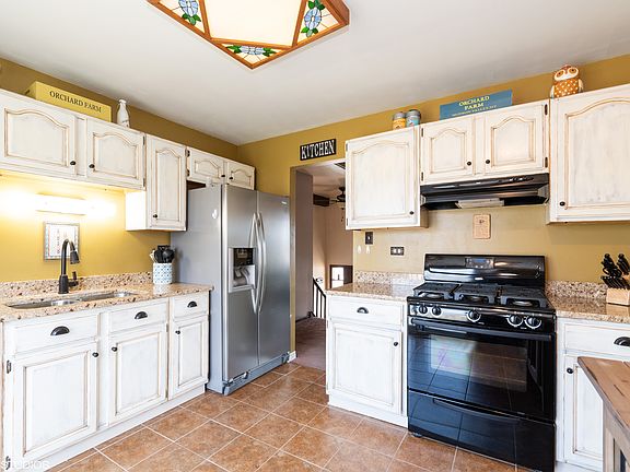 5th image of 20708 S Oak Ln