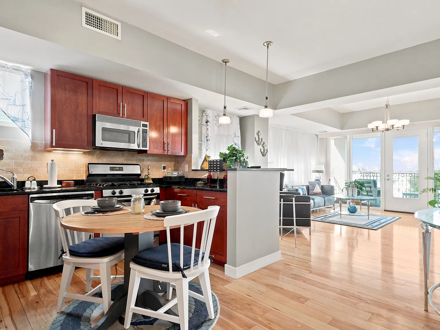 2 bed, 1192 sqft, $3,300 — Photo 4