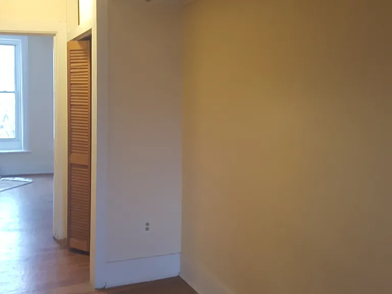 4 Irving Pl #3 — Photo 5