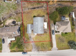 1235 Old River Rd, Mississauga, ON L5G3G2