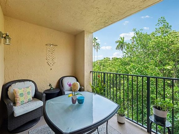 5th image of 300 Scotia Dr APT 304