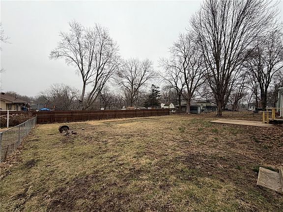 4th image of 5805 Ridgeway Ave