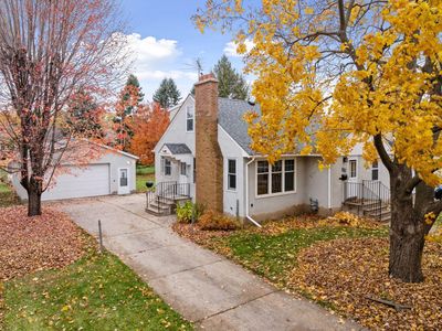 869 Iowa Ave W, Saint Paul, MN, 55117