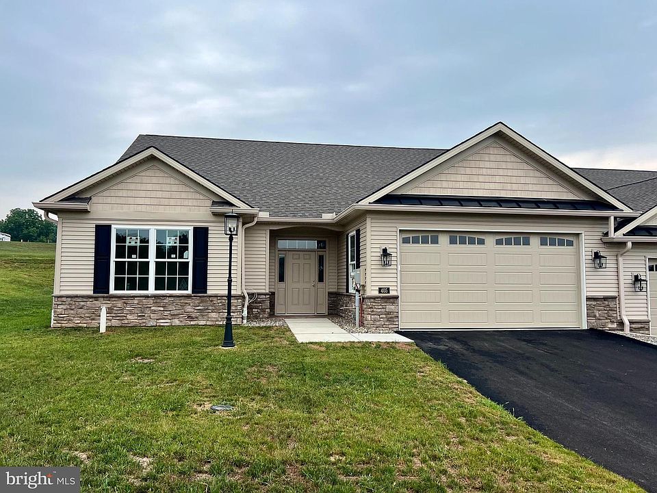1st image of 405 Ledge Rock Dr #26