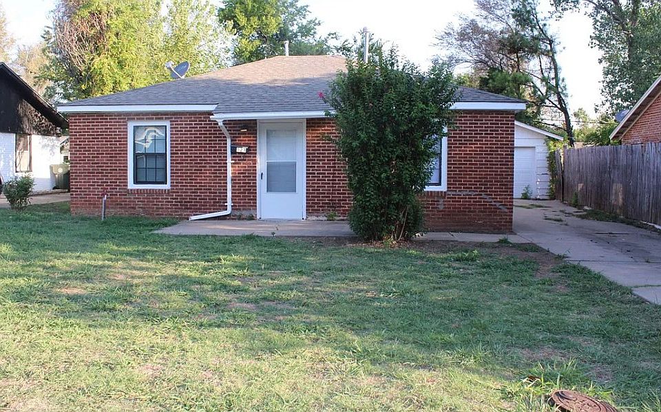 1st image of 523 E Douglas Dr