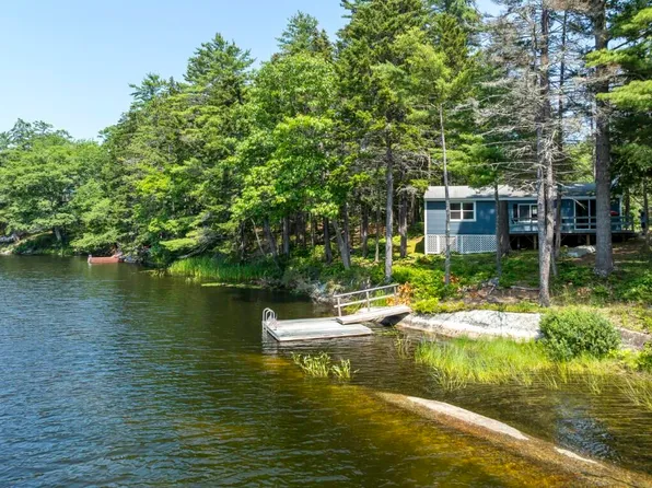 42 Wawenock Trail, Boothbay Harbor, ME 04538