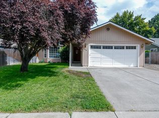 559 Snowy Butte Ln, Central Point, OR 97502