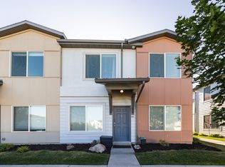 811 S Cowans Ct #16, Clearfield, UT 84015