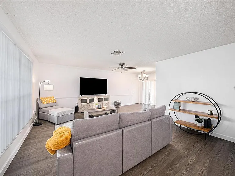 13013 Sawmill Way — Photo 9