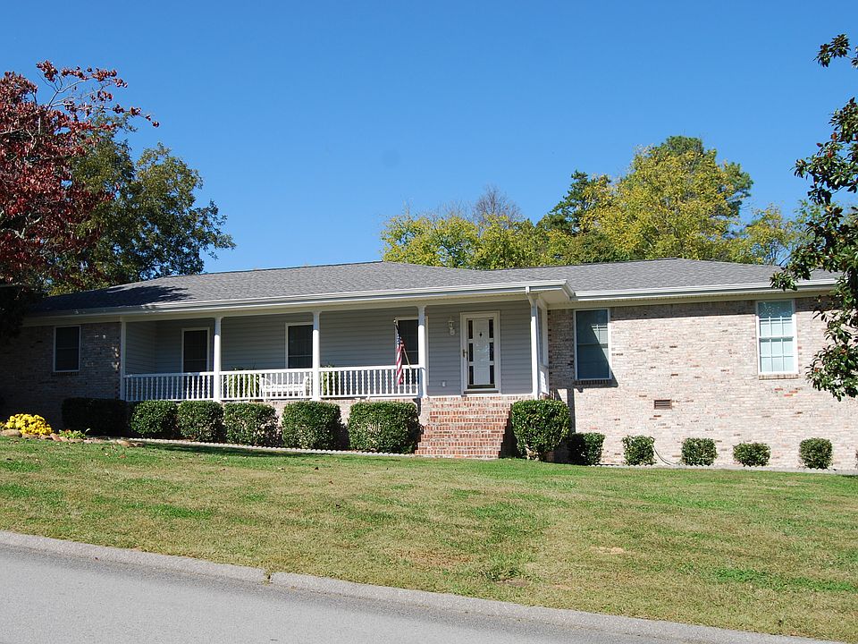 1st image of 529 Hillcrest Cir