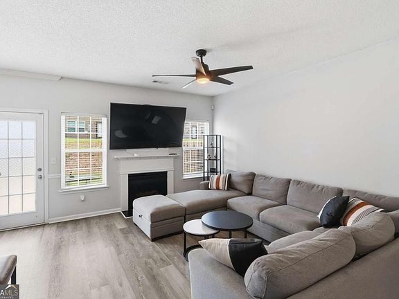 4th image of 2550 Capella Cir SW