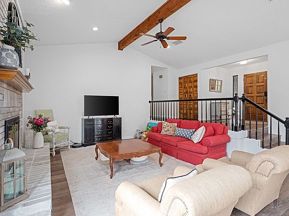 4th image of 802 Olympic Dr