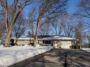 W204N5822 Lannon Rd, Menomonee Falls, WI 53051