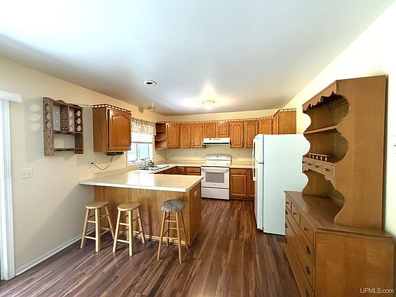 2nd image of 41923 S Hamar St
