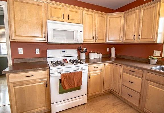 4th image of 500 Linn Dr