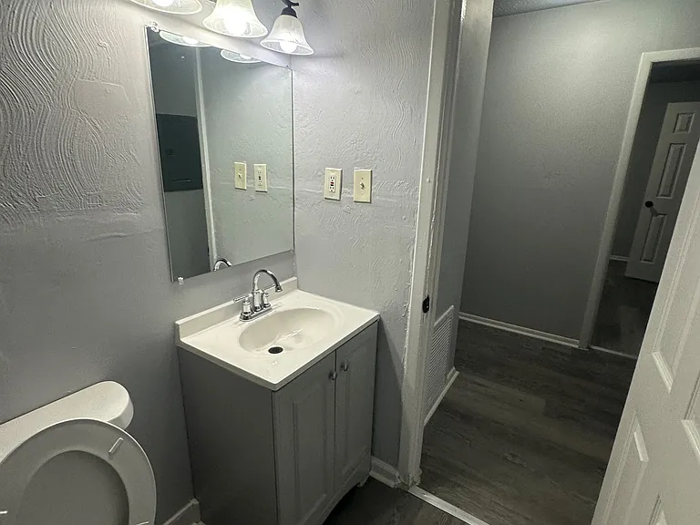 400 Greenhill Way — Photo 16
