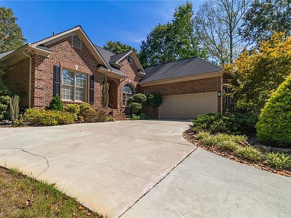 4th image of 2704 Currieton Ct