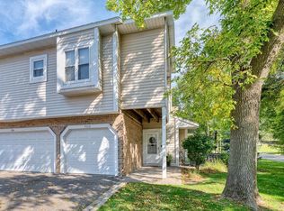 5312 Highpointe Ter, Bloomington, MN 55437