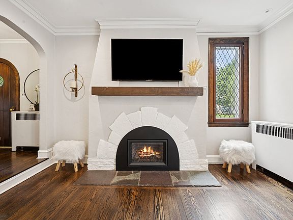 4th image of 2019 Beechwood Ave