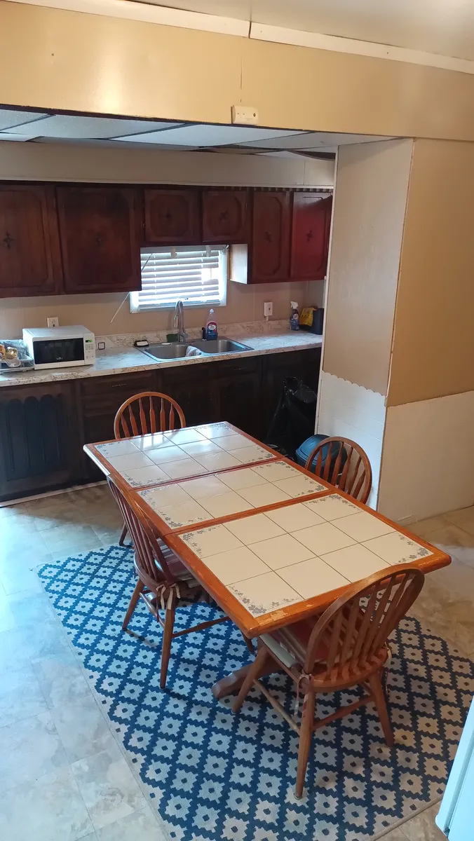 Kitchen - 10603 Elmarge Ave