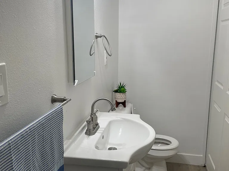 7744 Reseda Blvd #5 — Photo 6