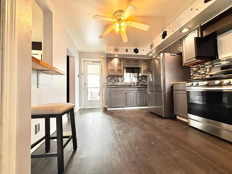 611 Green St — Photo 3