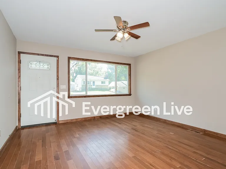 3229 W Tennyson Ave — Photo 4