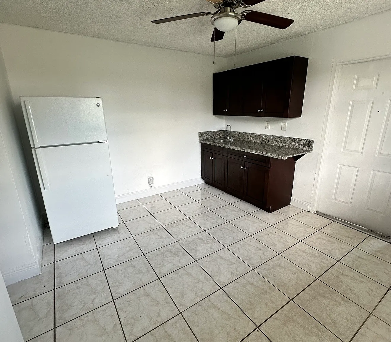 1 bed, 400 sqft, $1,600 — Photo 1
