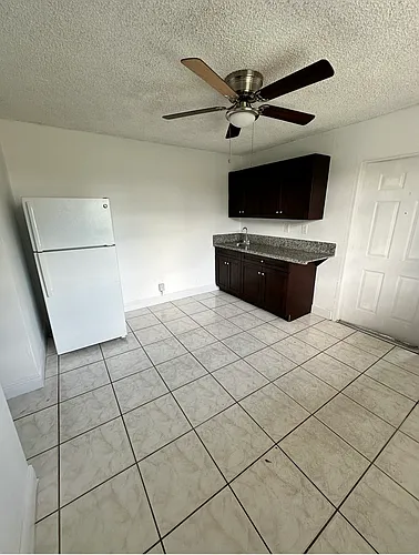 217 E 10th St #2 Photo 1
