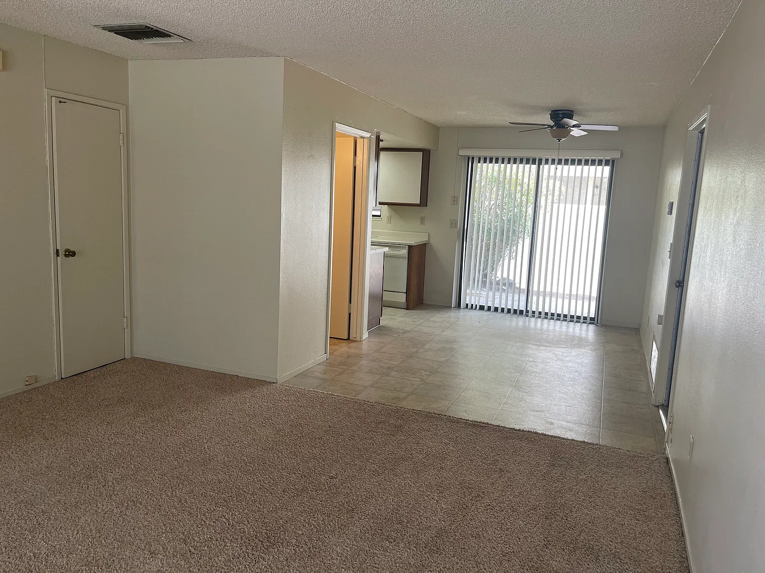 2 bed, 900 sqft, $1,000 — Photo 4