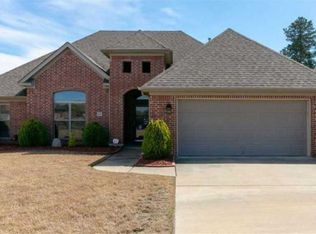 136 Cabanel Dr, Maumelle, AR 72113