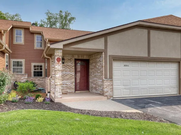 N113W16270 Sylvan CIRCLE #15, Germantown, WI 53022