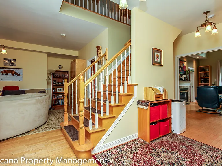 437 Riverdale Ave — Photo 4