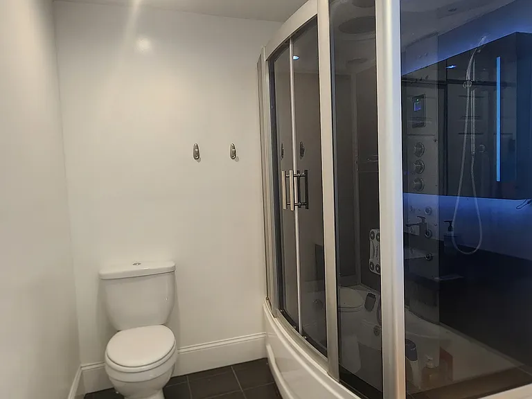 18 Russell St #1 — Photo 15