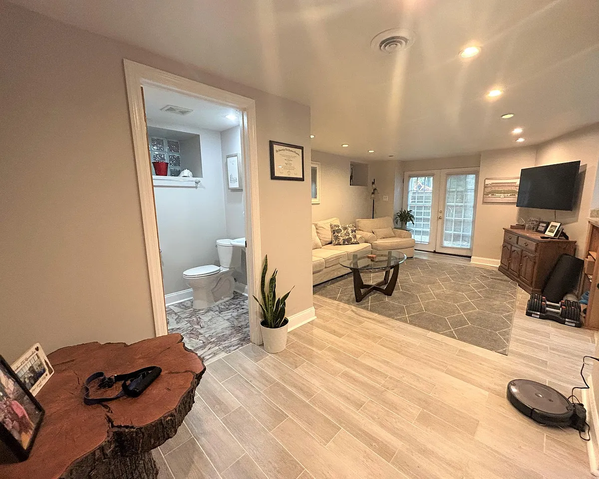 Guest Bathroom/Living Room - 707 College St #401