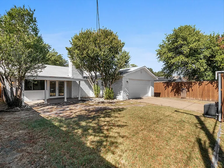 2814 Lindbergh Dr — Photo 27