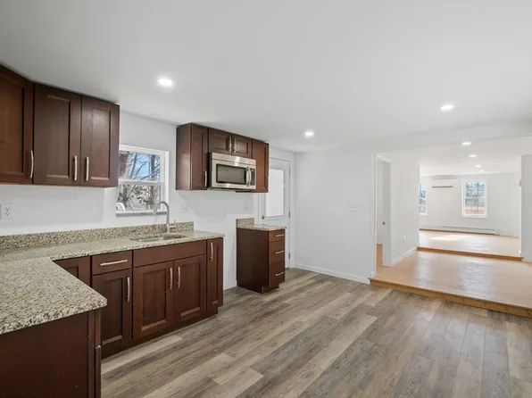 804 Plymouth St, Middleboro, MA 02346