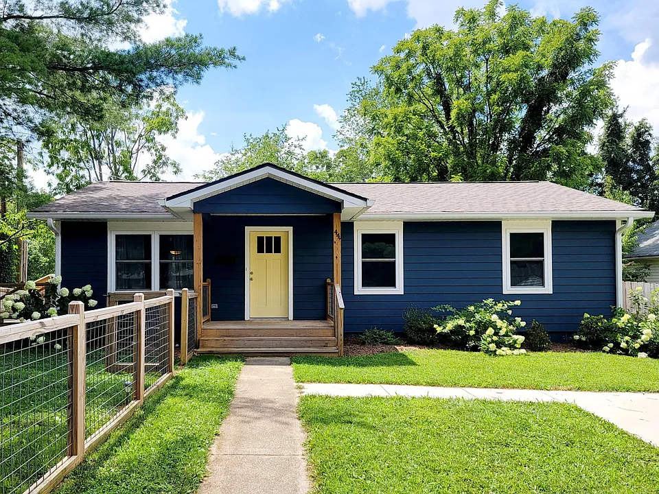 44 Pine Grove Ave