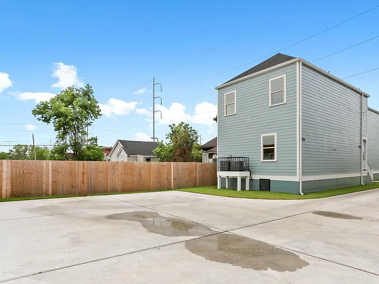 2613 Annette St — Photo 11