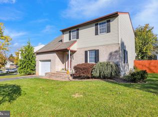 6 Pinewood Cir, Hanover, PA 17331