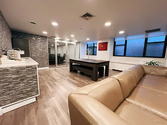 Rented by SERHANT. | media 14