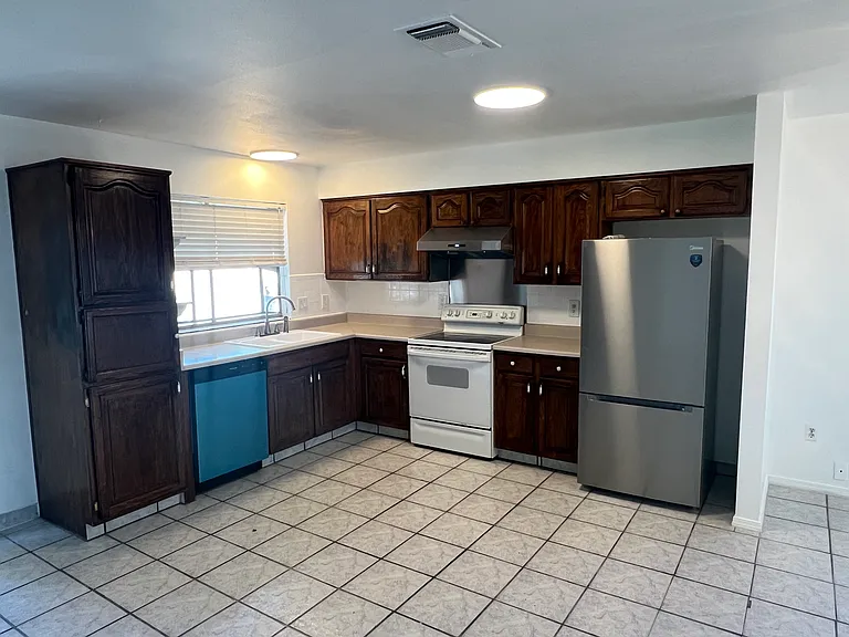 6900 Luella Anne Dr NE — Photo 5