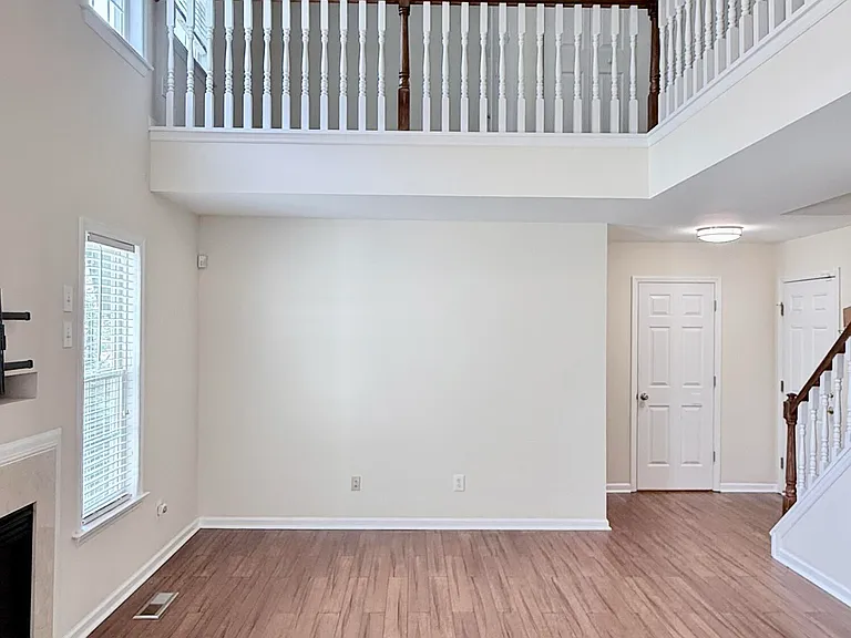 2729 E Shoreham St — Photo 20