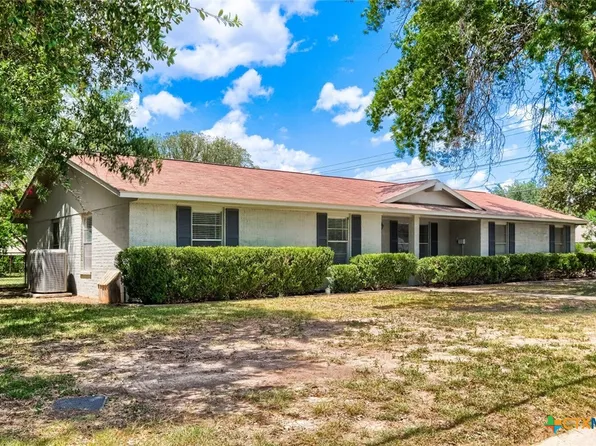 1345 Azalea Ln, New Braunfels, TX 78130