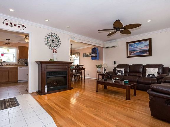 2nd image of 88 Layton St