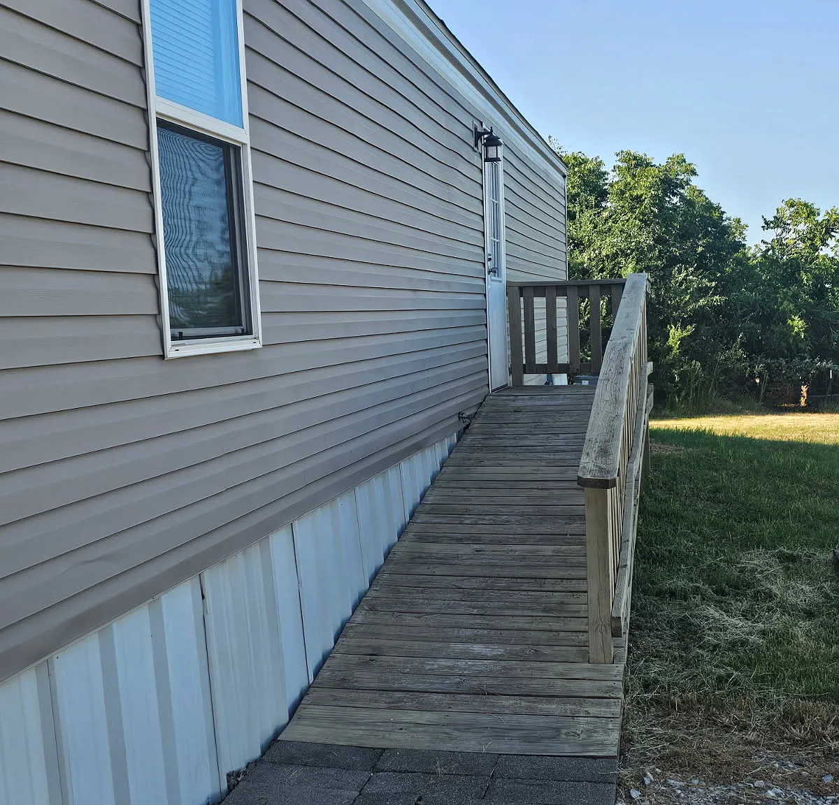 2 bed, 900 sqft, $1,225 — Photo 2