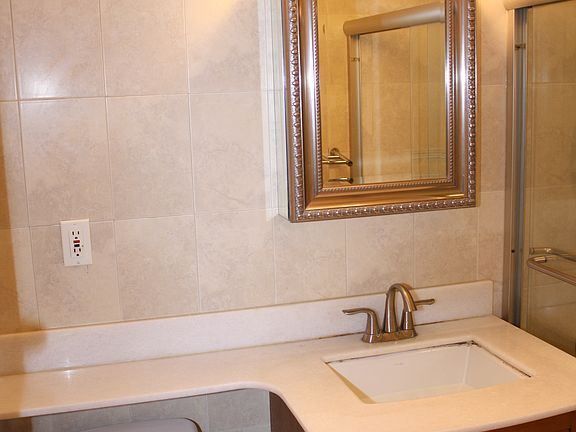 Master En Suite Bathroom