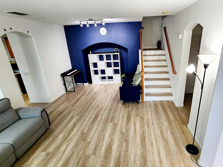 403 Ferry Cir — Photo 1