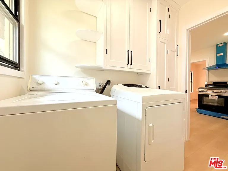 6132 Whitsett Ave — Photo 17